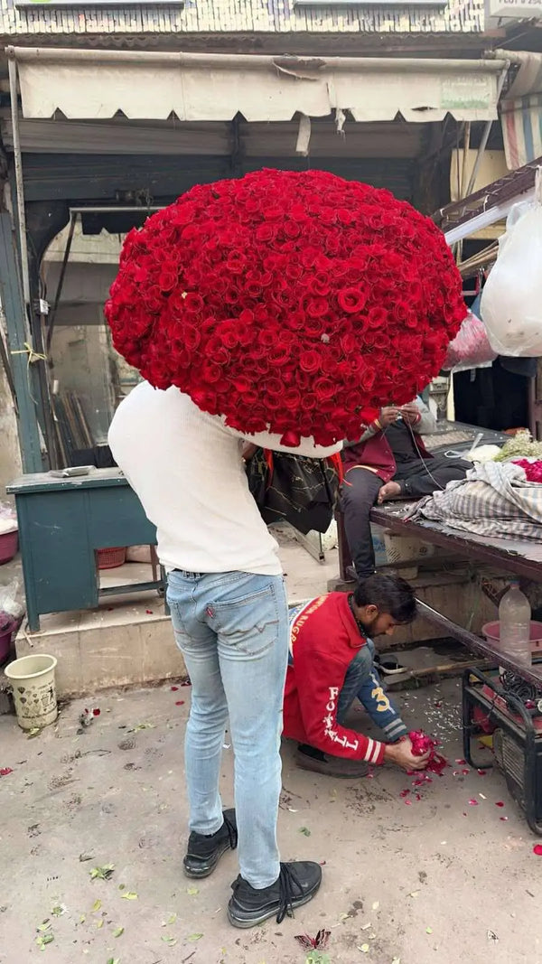 XXL luxury bouquet featuring 1200 premium red roses arranged for a grand romantic surprise