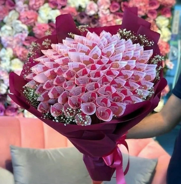 PKR 10,000 petal-style money bouquet made with 100-rupee notes and premium floral wrapping