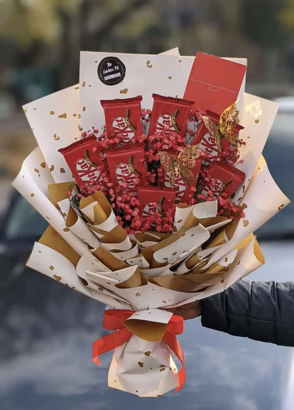 Small KitKat chocolate bouquet arranged as a gift for delivery in Islamabad Pakistan