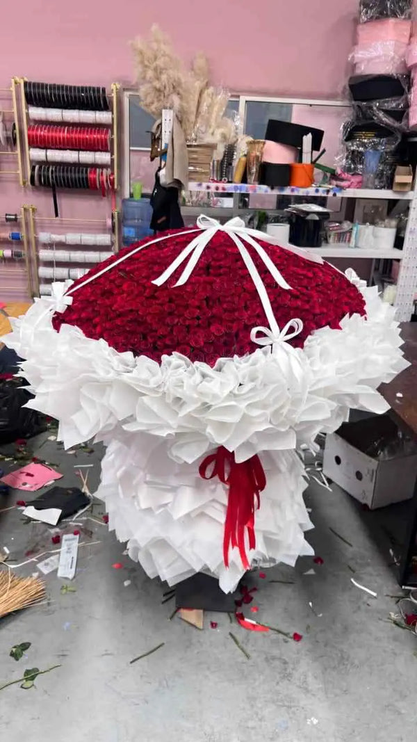 1000+ red rose oversized luxury bouquet for flower delivery in Islamabad